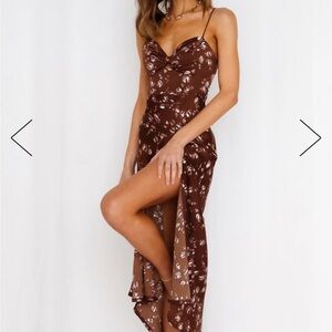 Hello Molly Dress: GIMME WHIPLASH MIDI DRESS BROWN